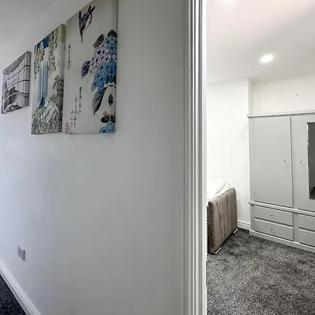 Holiday home Large Home In Heart Of Bustling Levenshulme *