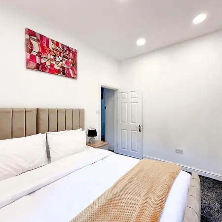 Holiday home Large Home In Heart Of Bustling Levenshulme