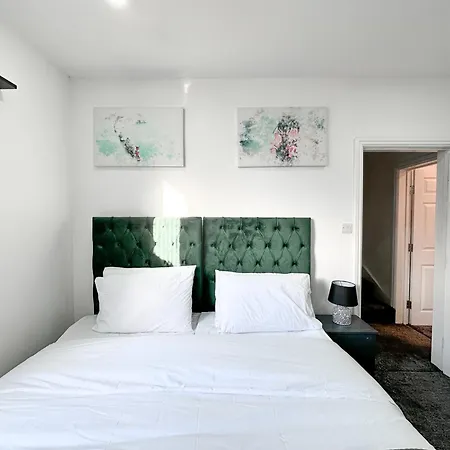 Holiday home Large Home In Heart Of Bustling Levenshulme