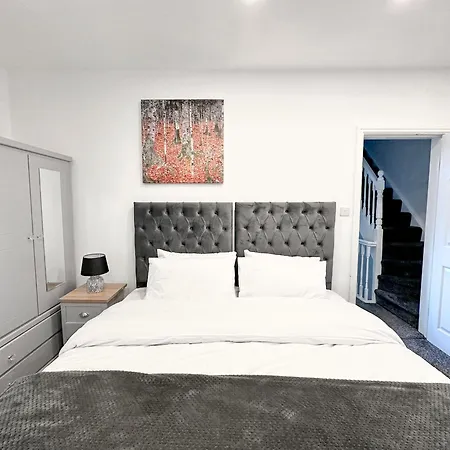 Holiday home Large Home In Heart Of Bustling Levenshulme