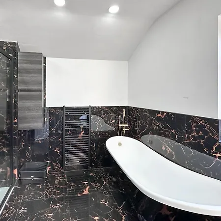Large In Heart Of Bustling Levenshulme * Manchester