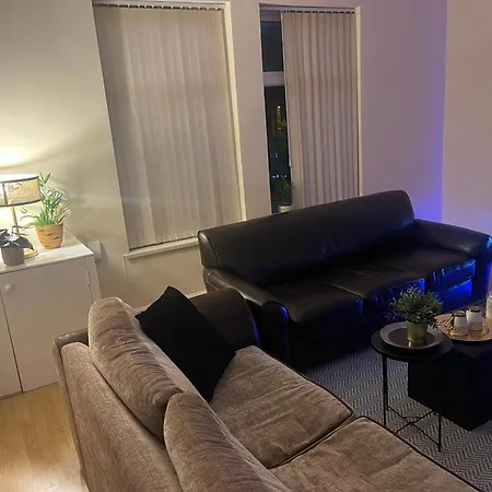 Luxestay - Old Trafford Homestay Manchester