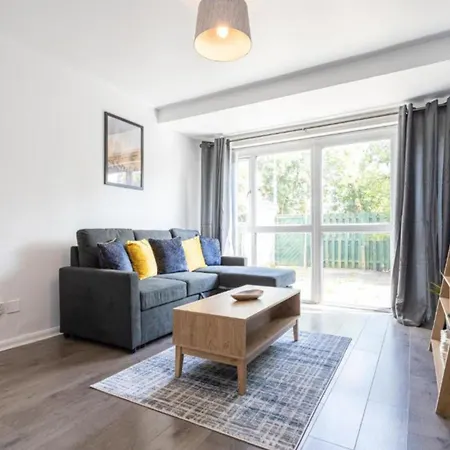 Holiday home Spacious And Modern Townhouse In Old Trafford Manchester