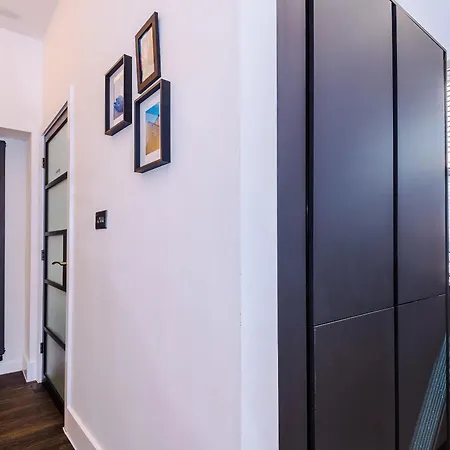 Incredible 3bed Townhouse, Rooftop Patio, Sleeps 6 Manchester