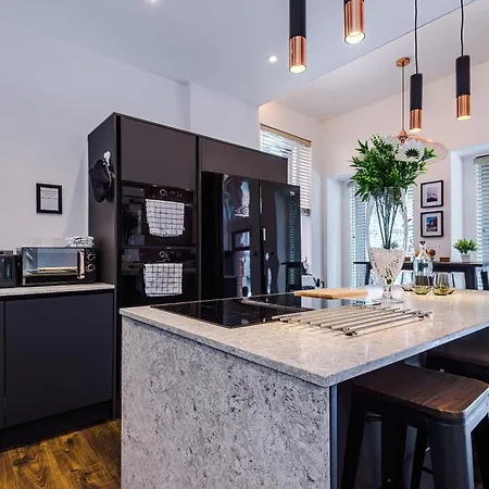 Incredible 3bed Townhouse, Rooftop Patio, Sleeps 6 Manchester