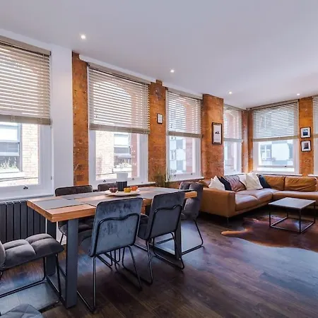 Incredible 3bed Townhouse, Rooftop Patio, Sleeps 6 Apartment Manchester