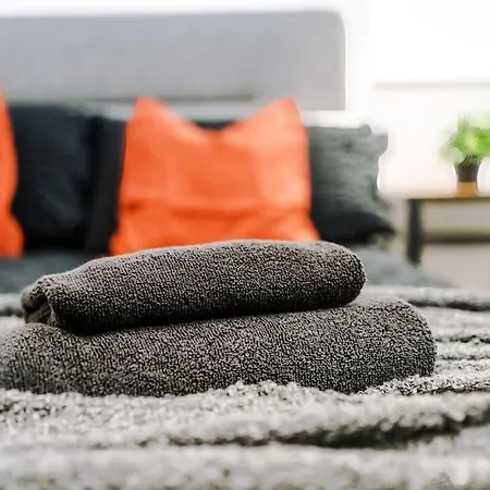 Incredible 3bed Townhouse, Rooftop Patio, Sleeps 6