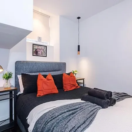 Incredible 3bed Townhouse, Rooftop Patio, Sleeps 6 Apartment Manchester