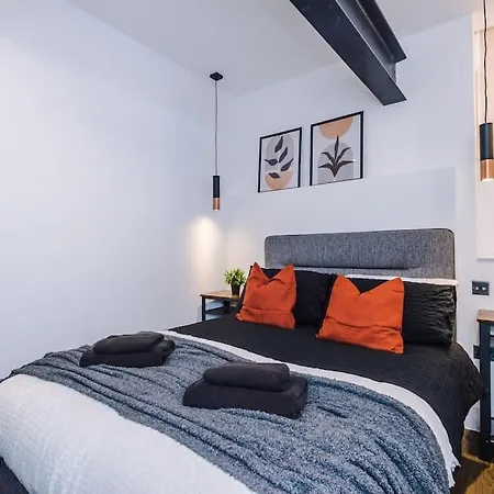 Incredible 3bed Townhouse, Rooftop Patio, Sleeps 6 Apartment