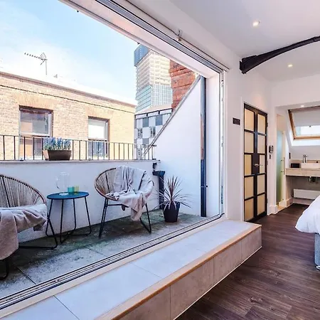 Apartment Incredible 3bed Townhouse, Rooftop Patio, Sleeps 6