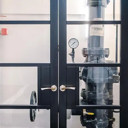 Incredible 3bed Townhouse, Rooftop Patio, Sleeps 6