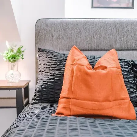 Apartment Incredible 3bed Townhouse, Rooftop Patio, Sleeps 6