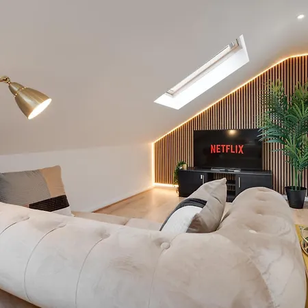 Apartament Scandi Loft Style - Sleeps 6 - Near Airport Manchester