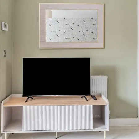 بيت للعطل Modern House 2 Bedroom 5 Beds *