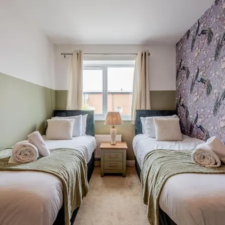 Modern House 2 Bedroom 5 Beds * Manchester