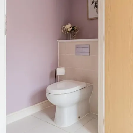 Holiday home Modern House 2 Bedroom 5 Beds Manchester