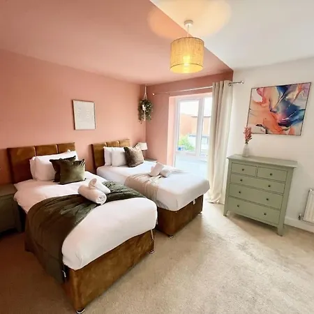 Modern House 2 Bedroom 5 Beds Сasa de vacaciones *