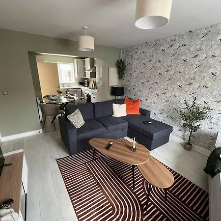 Holiday home Modern House 2 Bedroom 5 Beds *