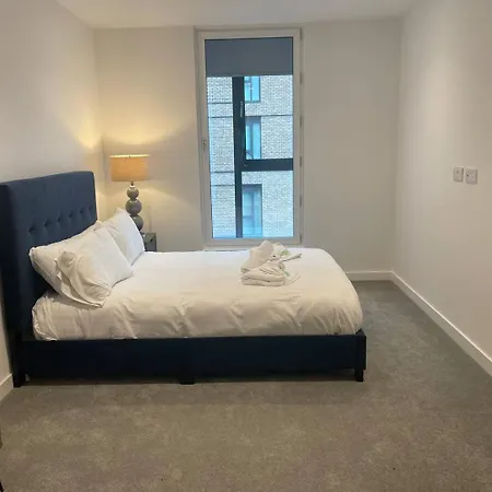 Pass The Keys Modern 2 Bedroom Apt Man Utd Sleeps 4 Apartment