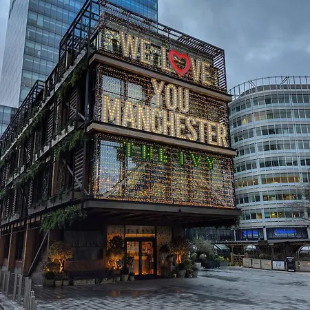 Pass The Keys Modern 2 Bedroom Apt Man Utd Sleeps 4 *