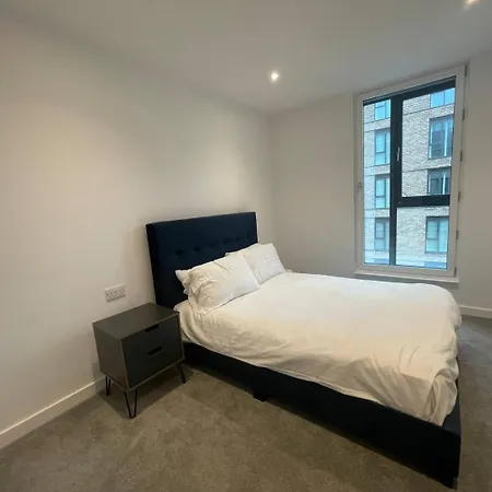 Pass The Keys Modern 2 Bedroom Apt Man Utd Sleeps 4 * Manchester