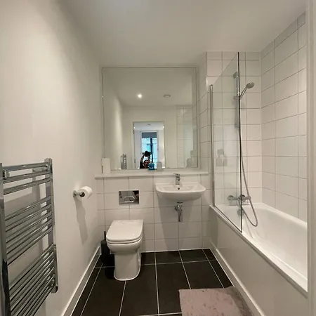 Apartment Pass The Keys Modern 2 Bedroom Apt Man Utd Sleeps 4 Manchester