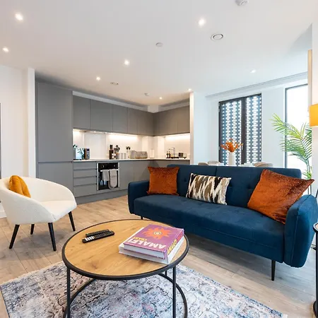 Apartment Pet Friendly 2br Near Station By Asquare Letting