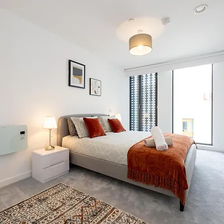 Pet Friendly 2br Near Station By Asquare Letting * Manchester