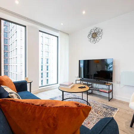 Pet Friendly 2br Near Station By Asquare Letting Apartment