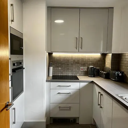 - 1 Bedroom - Sleeps 3 - Free Parking Apartment Manchester