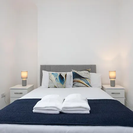 Modern Spacious 6bd Haven 8 Min From Centre Manchester