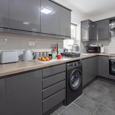 別荘 Huge 6br Sleeps 12 Near City! マンチェスター