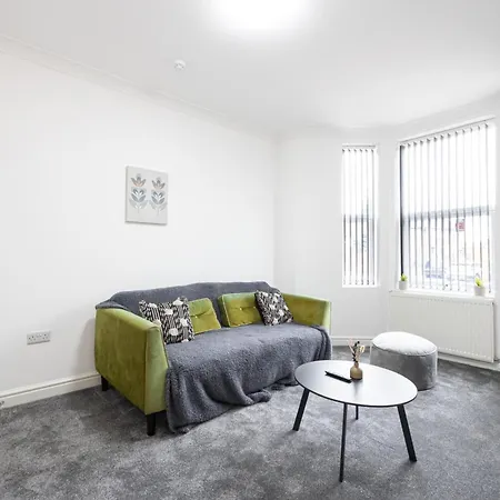 Modern Spacious 6bd Haven 8 Min From Centre *