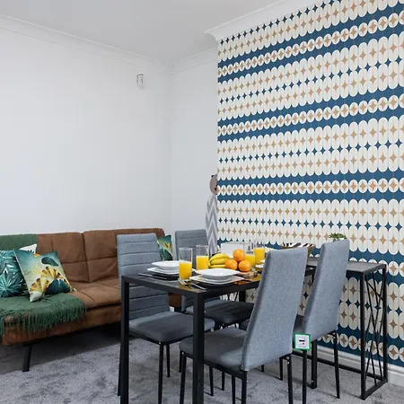 Huge 6br Sleeps 12 Near City! 別荘 マンチェスター