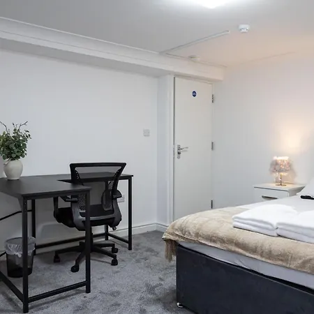Modern Spacious 6bd Haven 8 Min From Centre *