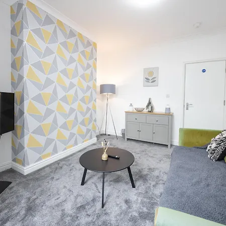 Holiday home Modern Spacious 6bd Haven 8 Min From Centre