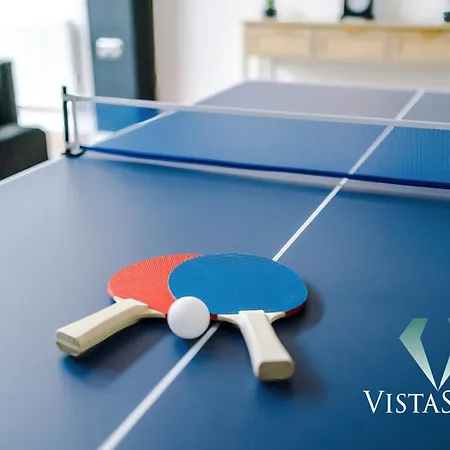 Modern 3 Bed W Pool Table & Free Parking By Vista Short Lets