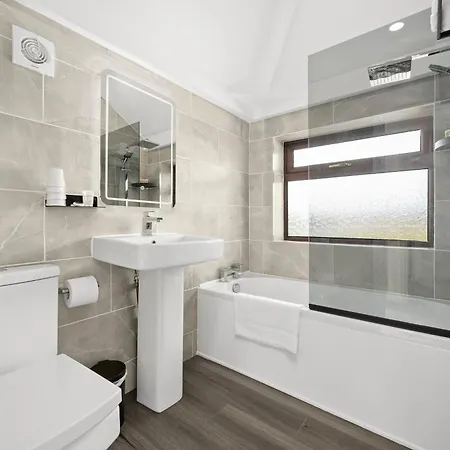 52 Furnival Road, Penzion 4*