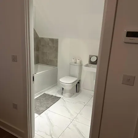 דירה Lush King Ensuite In A Shared מנצ'סטר