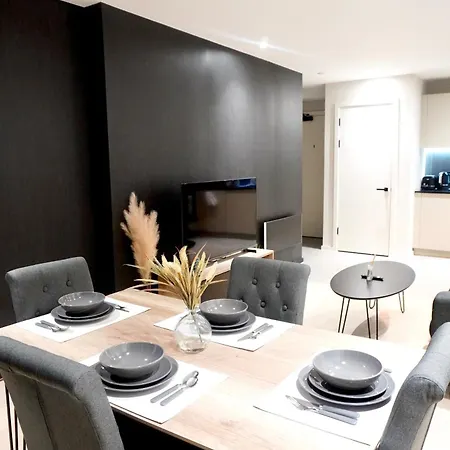 Apartment Modern Two Bedroom With Balcony In Manchester