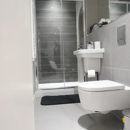 Modern Two Bedroom With Balcony In *