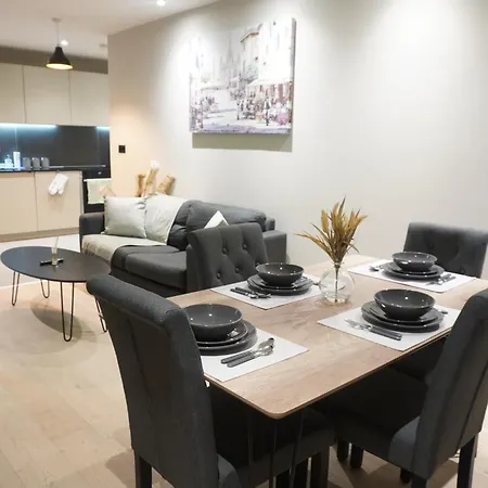 Modern Two Bedroom With Balcony In Apartament *