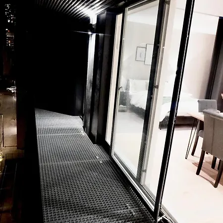 Apartment Modern Two Bedroom With Balcony In Manchester