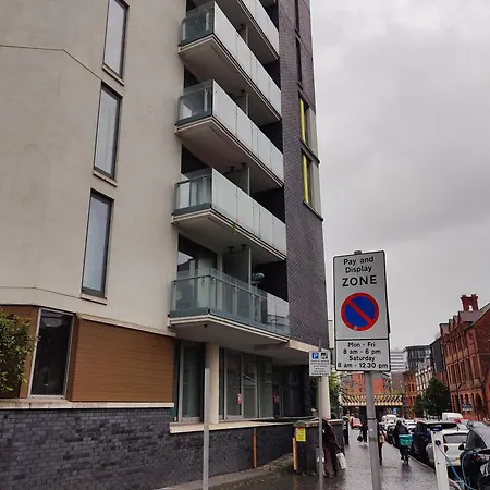 Free Private Parking - City Centre 2 Bedroom Ensuite Near Shopping & Financial Centre, Victoria Station & Ao Apartment *