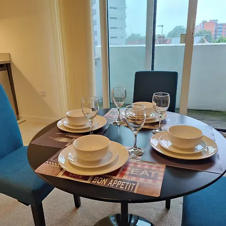 Free Private Parking - City Centre 2 Bedroom Ensuite Near Shopping & Financial Centre, Victoria Station & Ao * Μάντσεστερ