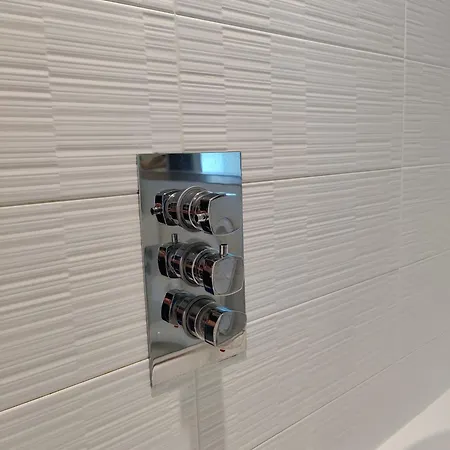 Free Private Parking - City Centre 2 Bedroom Ensuite Near Shopping & Financial Centre, Victoria Station & Ao * Manchester