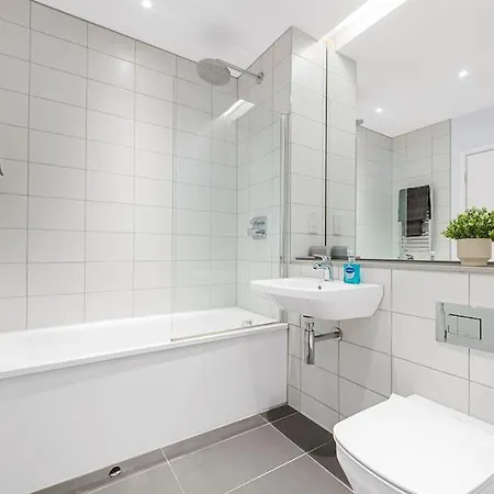 Modern * מנצ'סטר