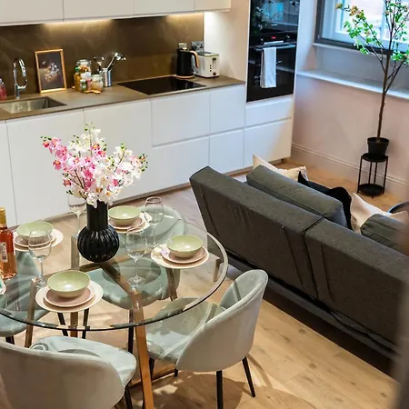 Livestay 3-bed Loft In The Heart Of Апартаменты *