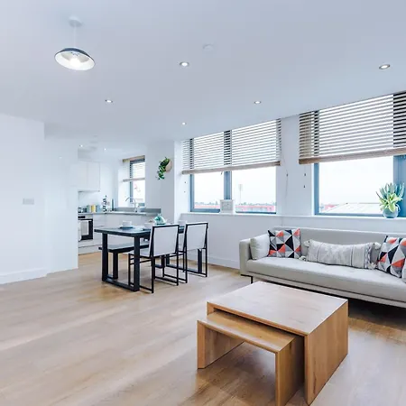 30 Percent Offer On Monthly Near Old Trafford Sleeps 5 * Mánchester
