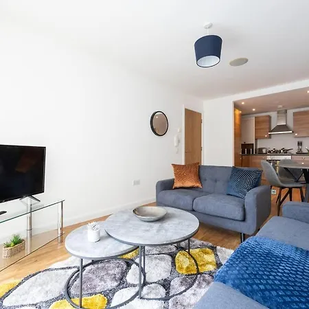 Stylish Apartment, Northern Quarter, Perfect For Groups Long Term Disc Manchester